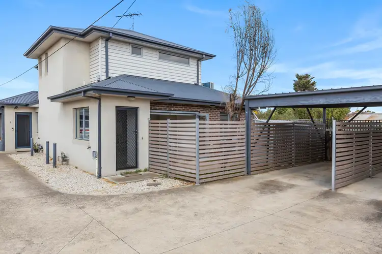 2/58 Bacchus Marsh Road