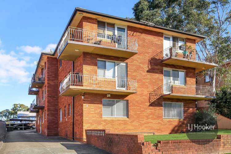 Main view of Homely unit listing, 2/8 Calliope Street, Guildford NSW 2161