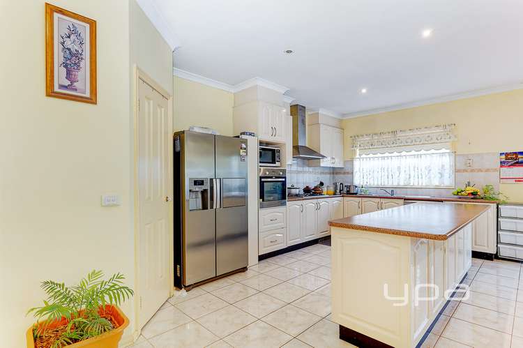 Fourth view of Homely house listing, 11 Oakbank Court, Roxburgh Park VIC 3064