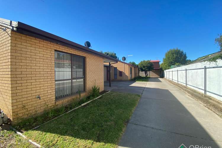 1/3 Burke Street, Chiltern VIC 3683