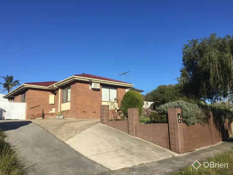 8 Crossdale Rise