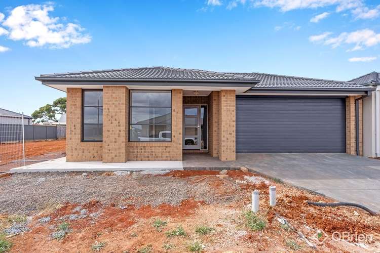 40 Hanover Circuit, Melton South VIC 3338