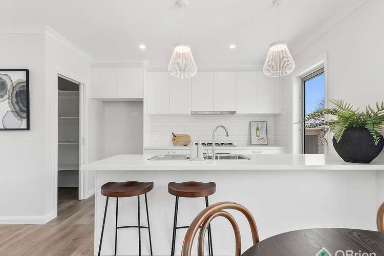 Main view of Homely unit listing, 2/5 Moomba Street, Mornington VIC 3931