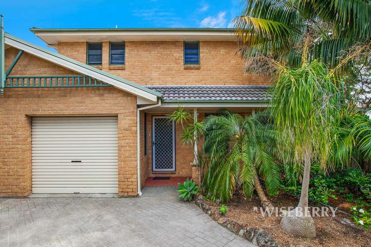 Main view of Homely house listing, 2/33 Crowe Street, Lake Haven NSW 2263