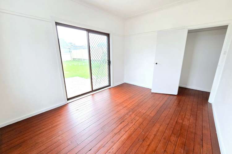 Fifth view of Homely house listing, 45 Neerini Avenue, Smithfield NSW 2164
