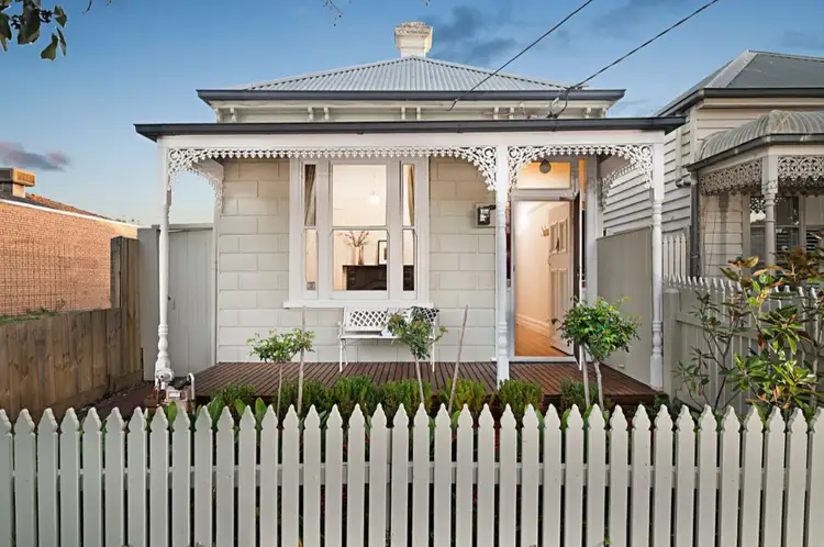 6 Laura Street
