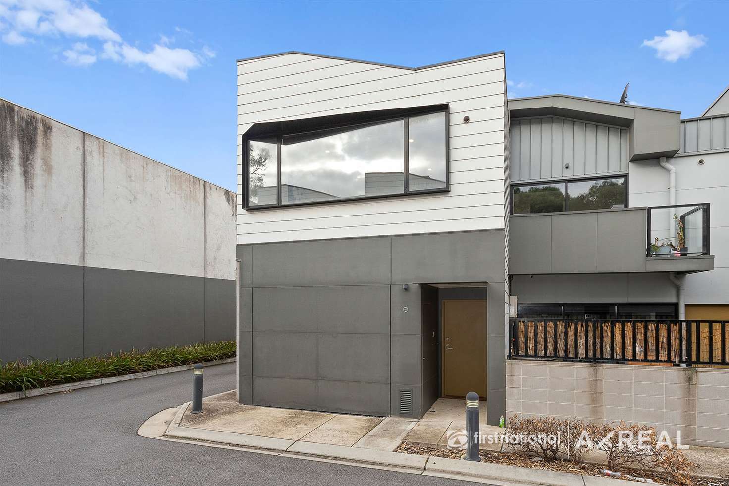 Main view of Homely townhouse listing, 29 Sharp Circuit, Mill Park VIC 3082
