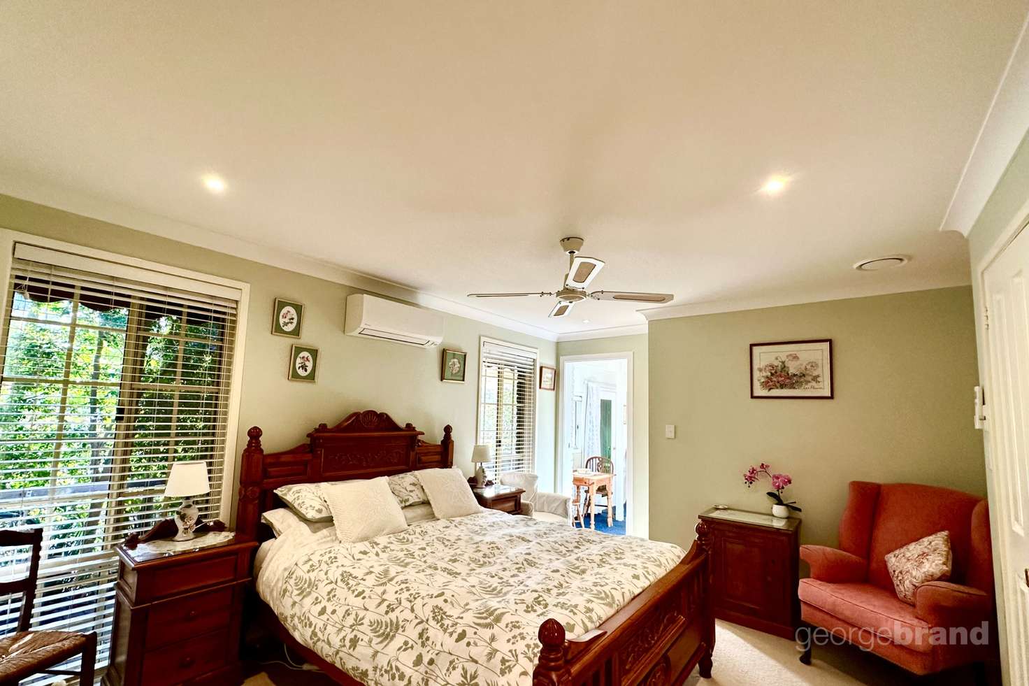 Main view of Homely unit listing, 10 Wellesbourne Avenue, Terrigal NSW 2260
