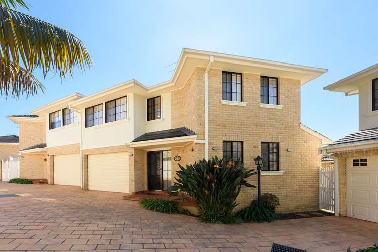 Main view of Homely townhouse listing, 3/92 Toronto Parade, Sutherland NSW 2232