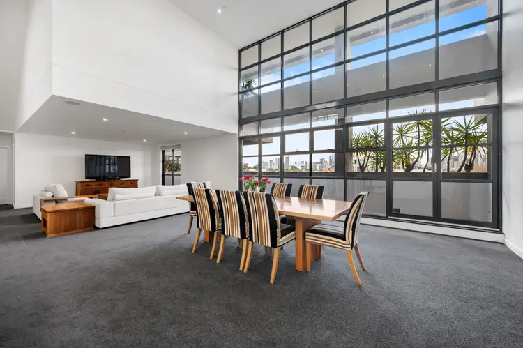 18/156 Bay Street