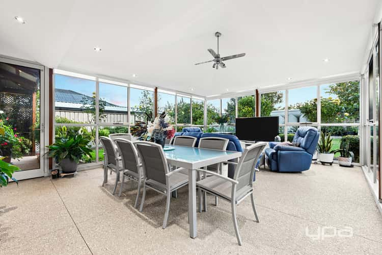 2 Beechwood Grove, Burnside Heights VIC 3023