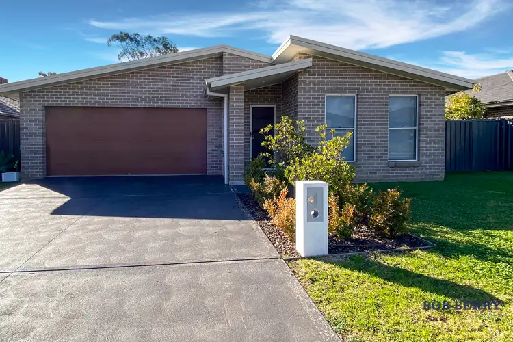 4 Boyd Avenue