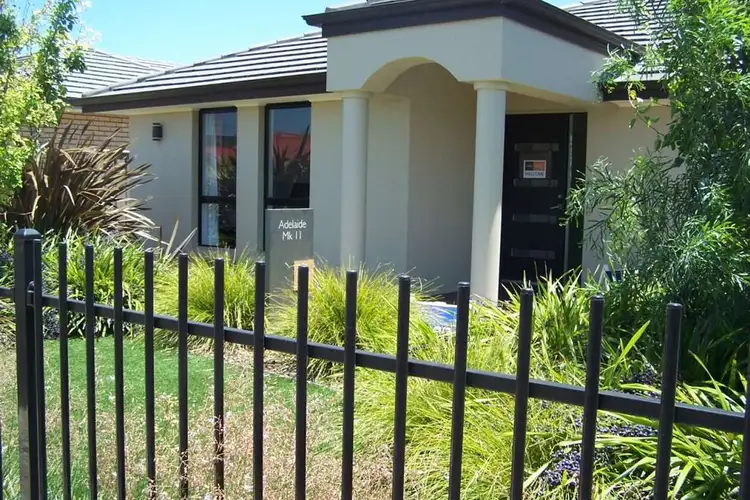 4 Jensen Avenue
