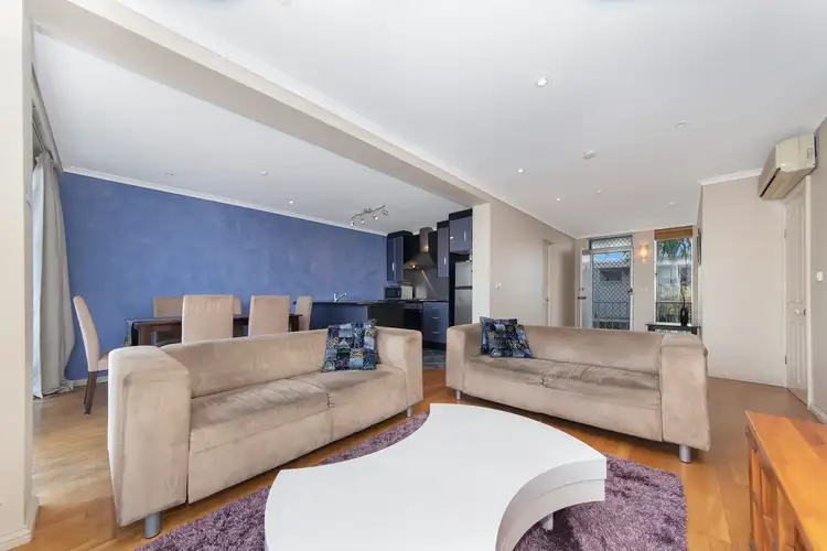 24/6 Hale Street