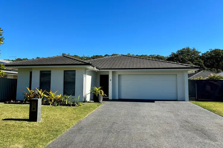 6 Seabeach Street