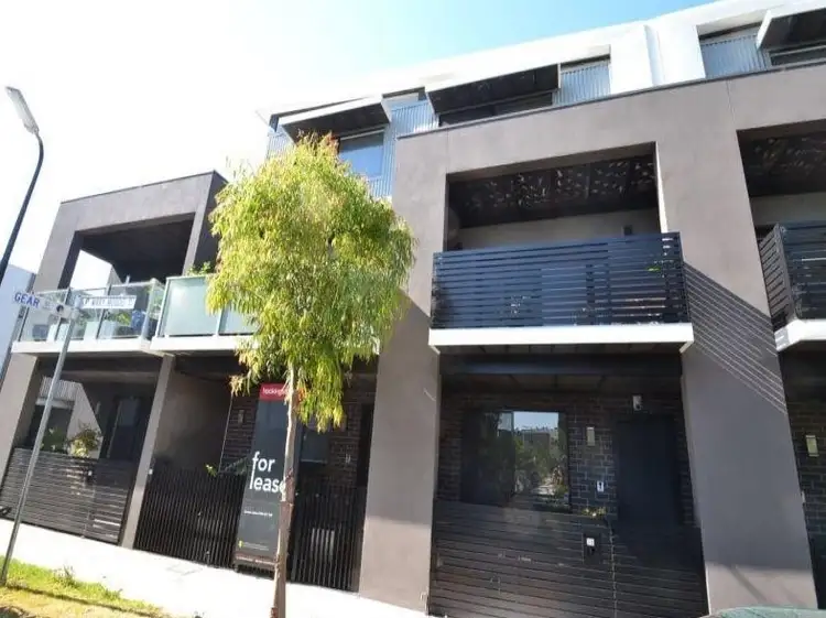 18 Mary Moodie Way