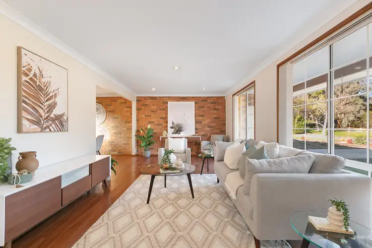11 Edman Close