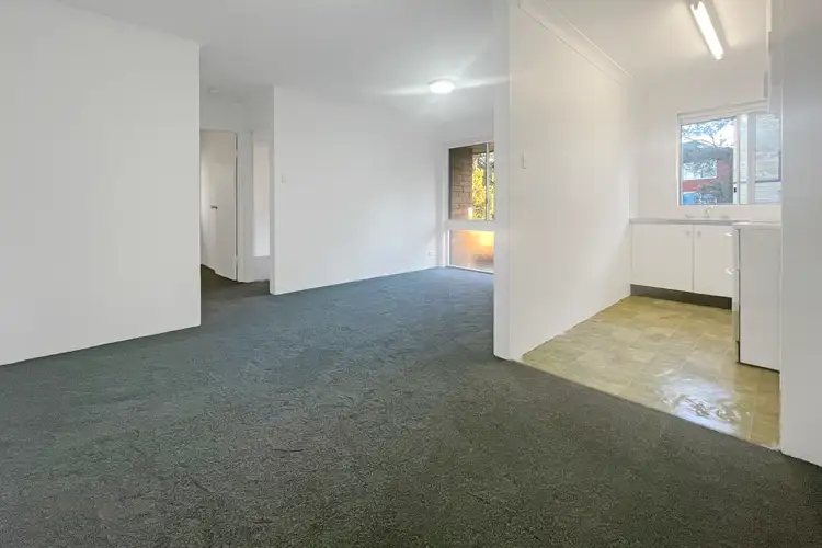 17/22 Price Street