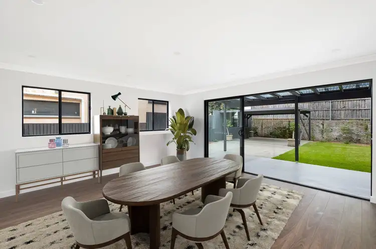 19 Renwick Street