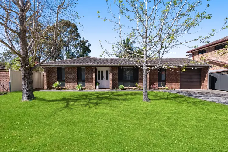 17 Samantha Crescent