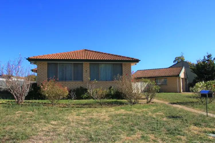 7 Yamba Crescent