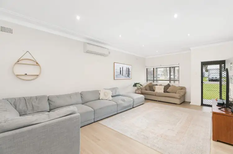 25 Gwawley Parade
