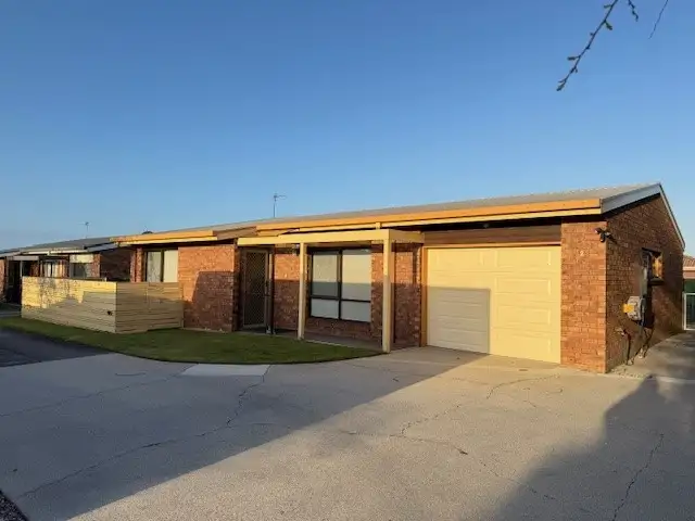Main view of Homely unit listing, 2/5 Bernon Court, Devonport TAS 7310