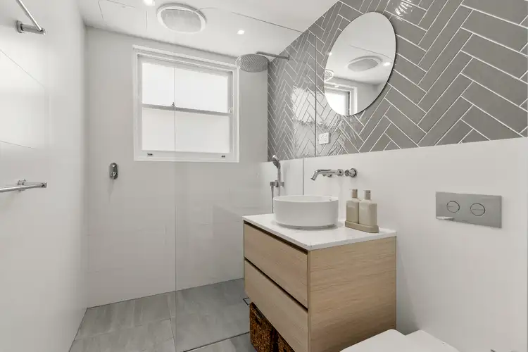 Fifth view of Homely apartment listing, 4/48 Seaview Street, Cronulla NSW 2230