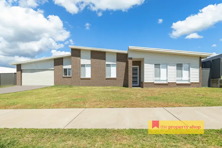 16 Knox Crescent