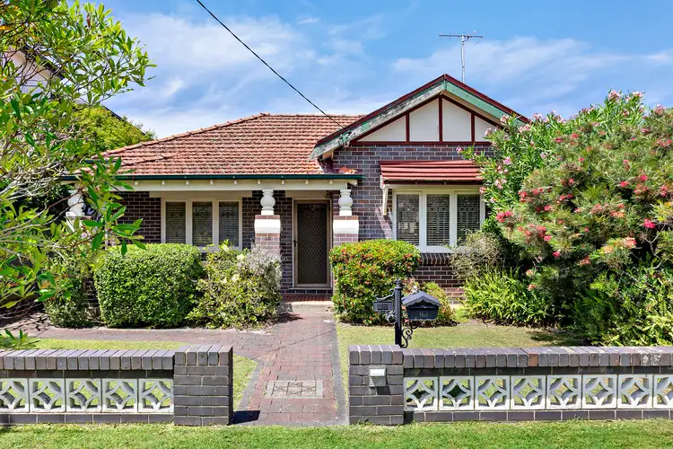 19 Waldron Street