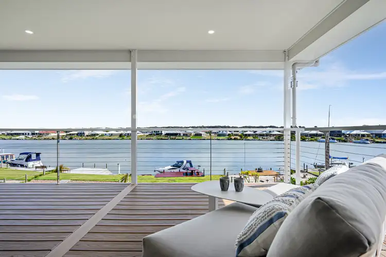 52 Wentworth Parade