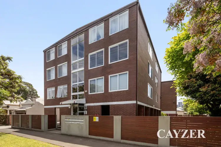 3/10 Mountain Street