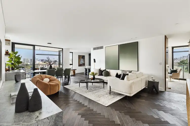 18/9 Nicholson Street