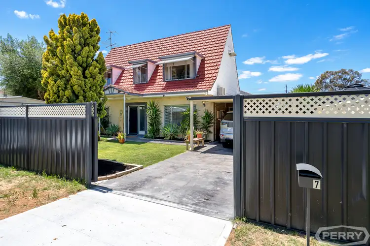 7 Gray Road