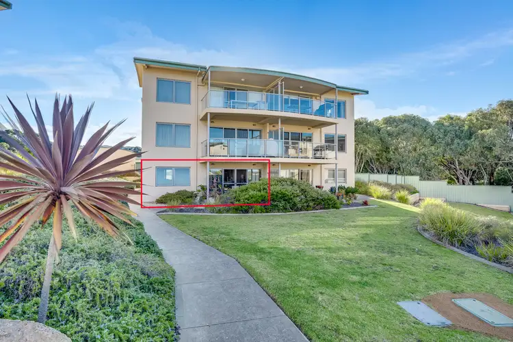 14/2 Solway Crescent