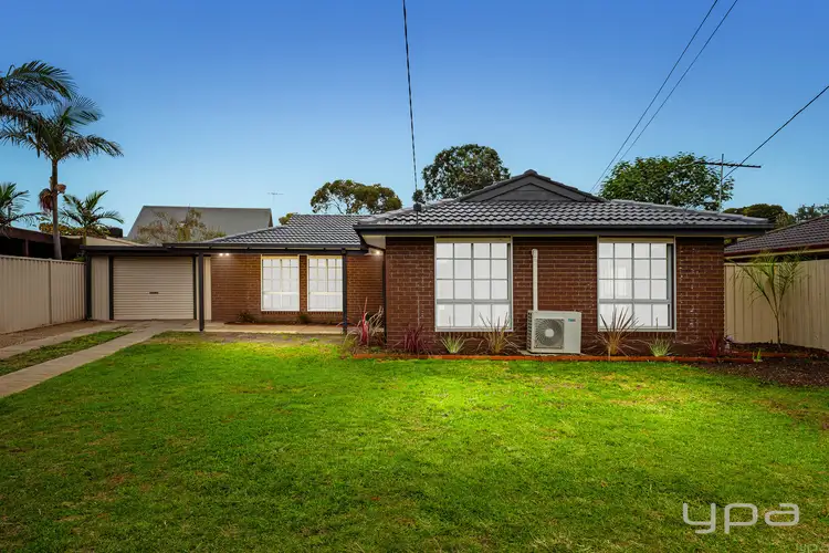 2 Bottlebrush Drive