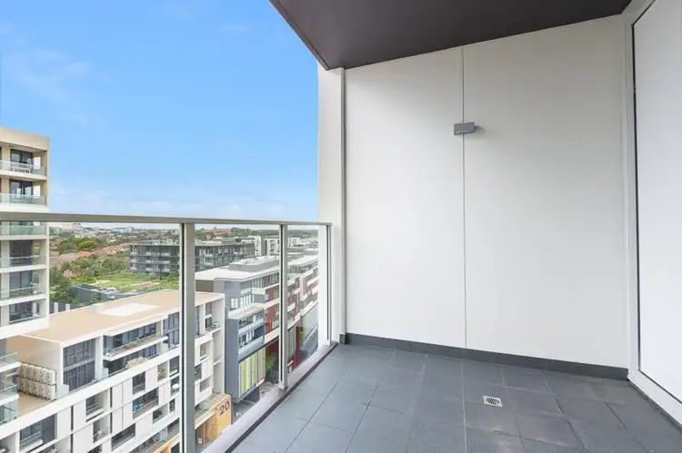 1306/15 Gadigal Avenue