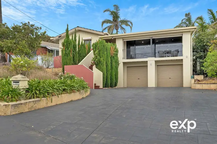 11 Lowanna Road