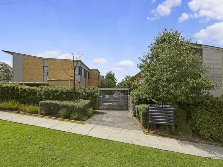 24/2 Charles Street