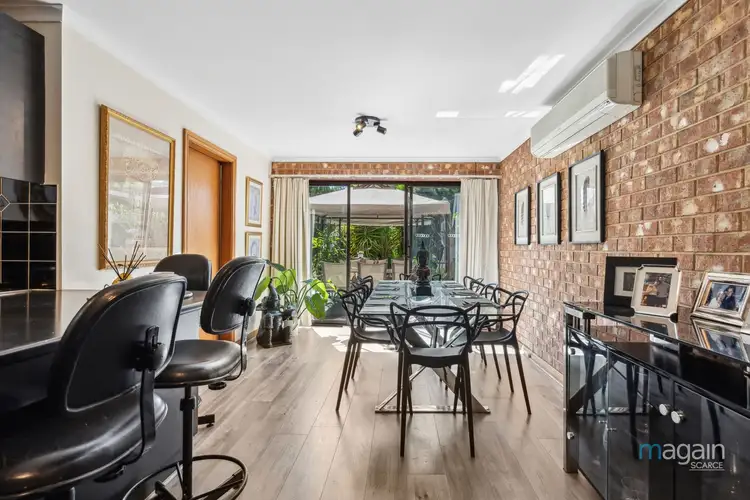 2 Sunglo Court