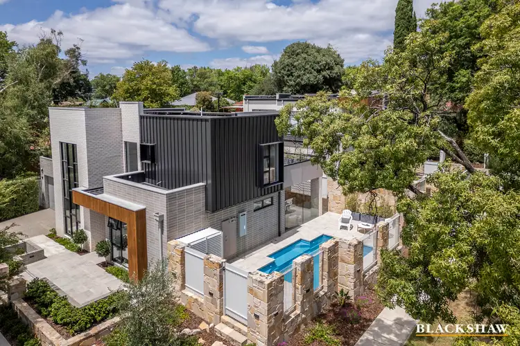 2 Bayley Street