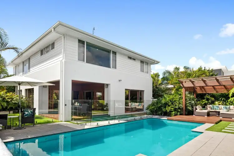 348 Casuarina Way