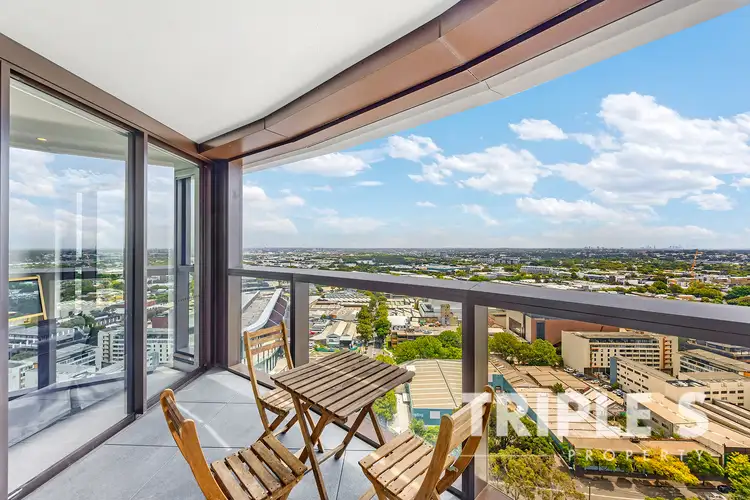 2303/6 Ebsworth Street