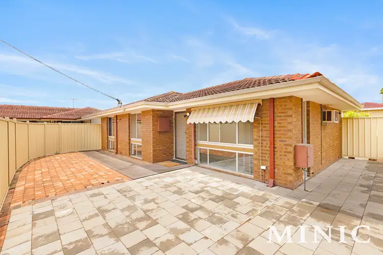 15a Willow Way