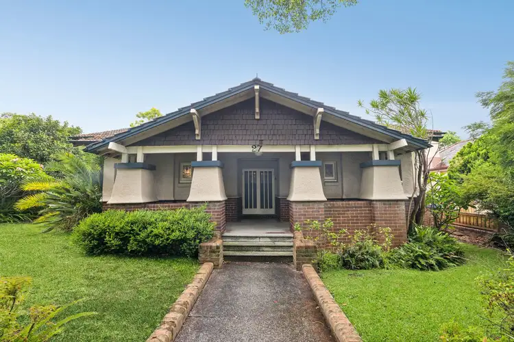 27 Dunmore Street North