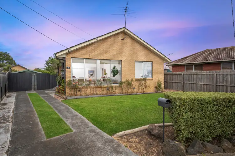 6 Kahle Court