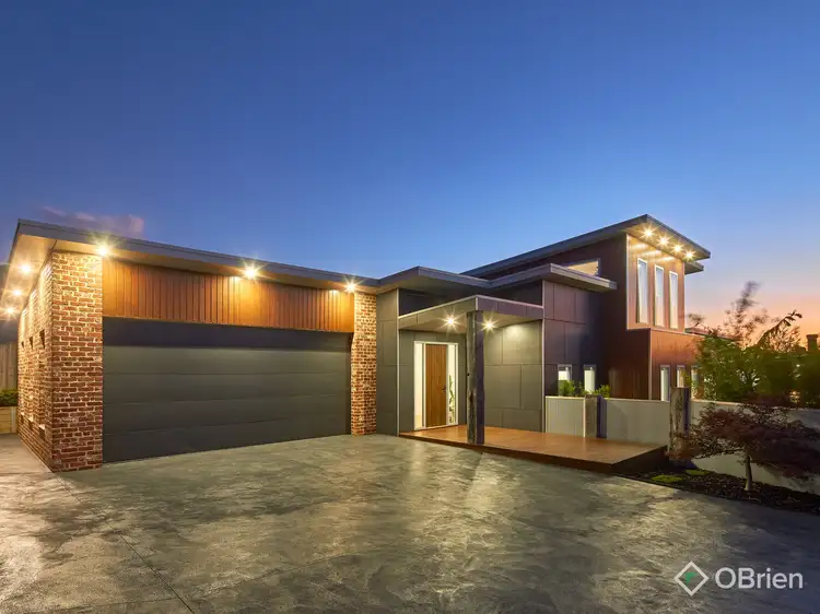 12 Hawkesburn Court