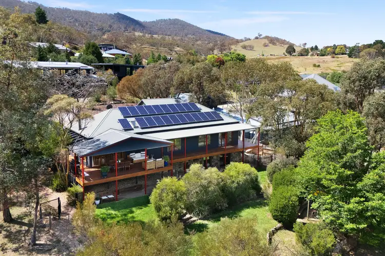 2 Acacia Place