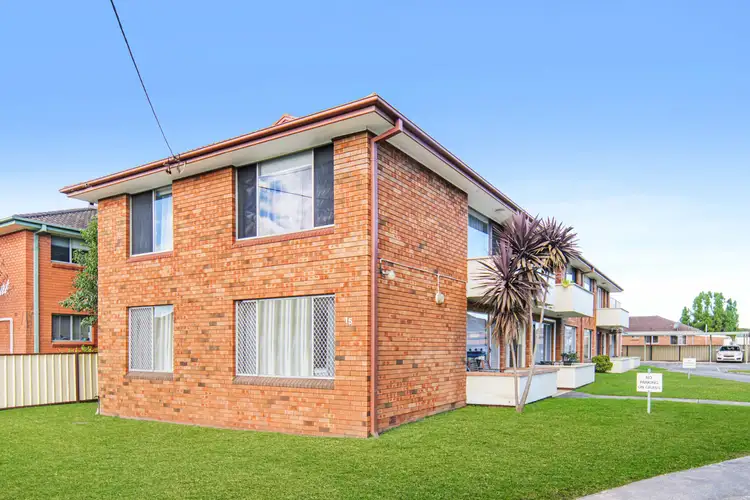 1/15 Prince Edward Drive