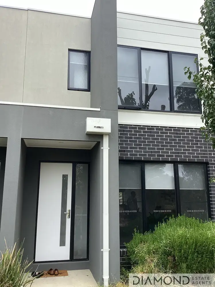 10 McComb Lane